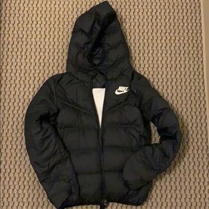 Nike sportswear windrunner down fill hooded jacket